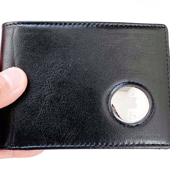 mobi.D (mobile digital) Smart AirTag Classic Leather Wallet - Picture 3 of 12